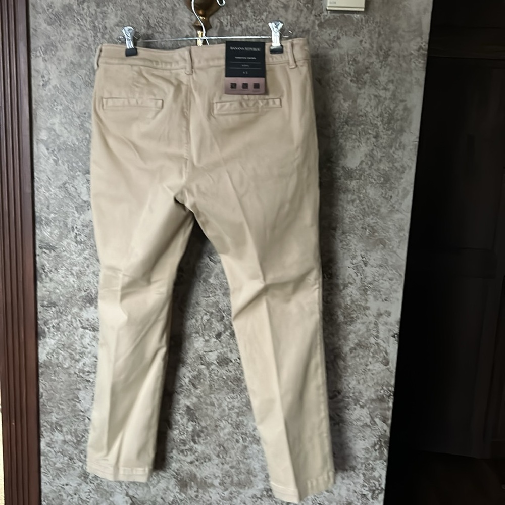Women’s Banana Republic Tan 4-Short Side and Back Pockets Chino Stretch Pants - Picture 8 of 11